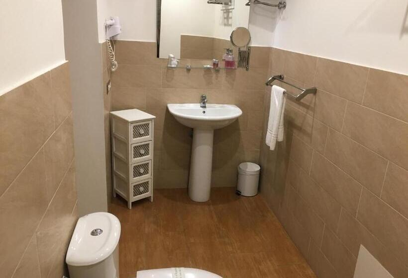 اتاق سوپریور خانوادگی, B&b Liberty 900