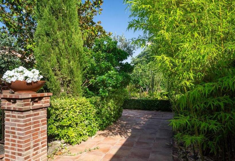Семейный Номер Вид на Сад, Villa Marin Toledo