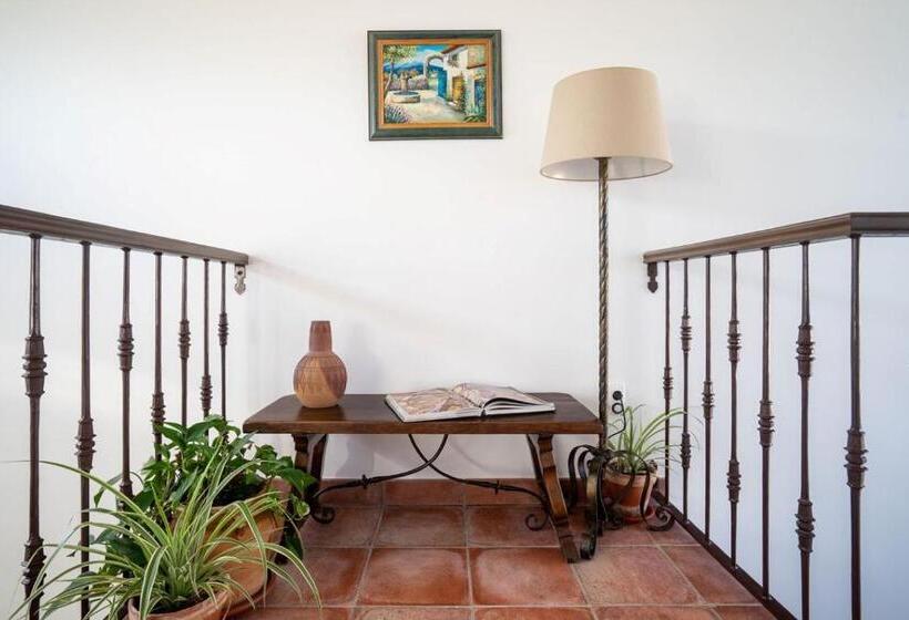 Семейный Номер Вид на Сад, Villa Marin Toledo