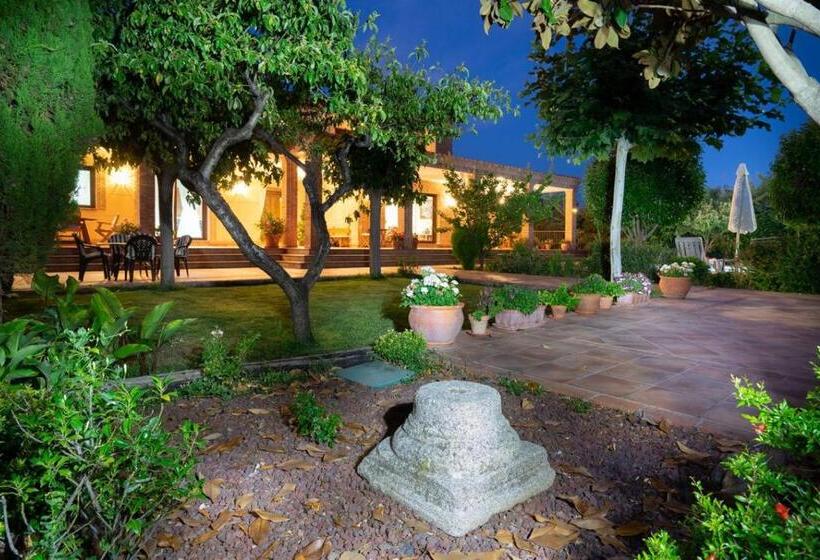 Семейный Номер Вид на Сад, Villa Marin Toledo