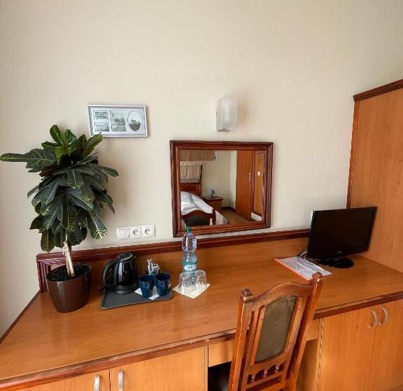 Номер Superior, City