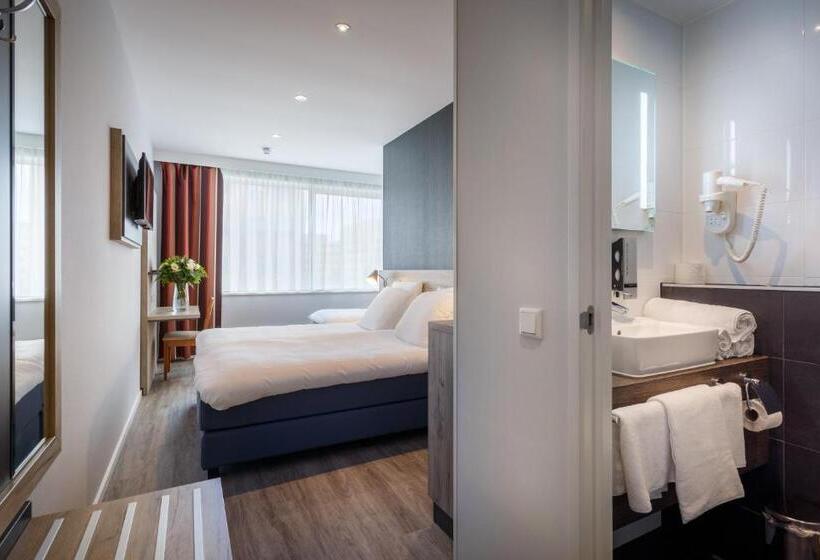 디럭스 트리플 룸, Joy