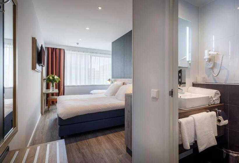 디럭스 트리플 룸, Joy