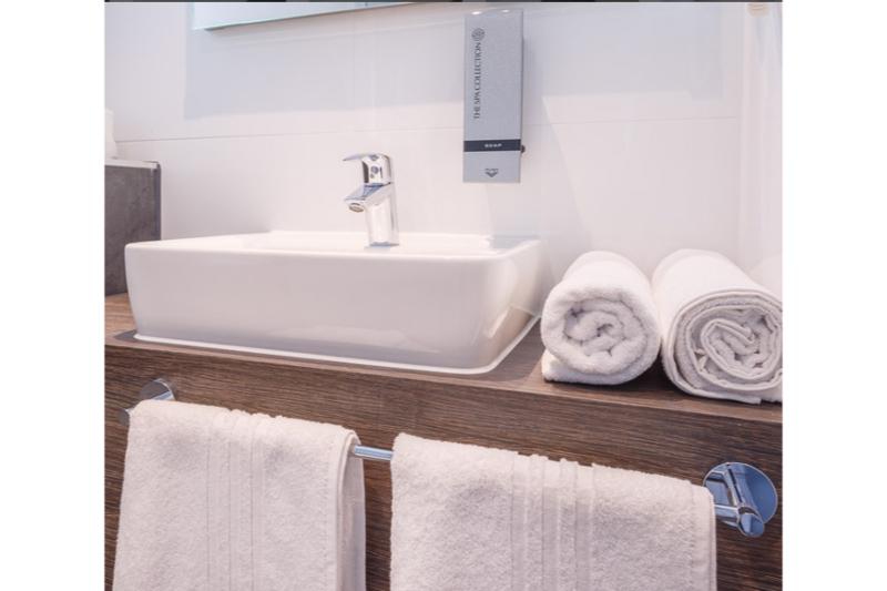 스탠다드 룸, Joy