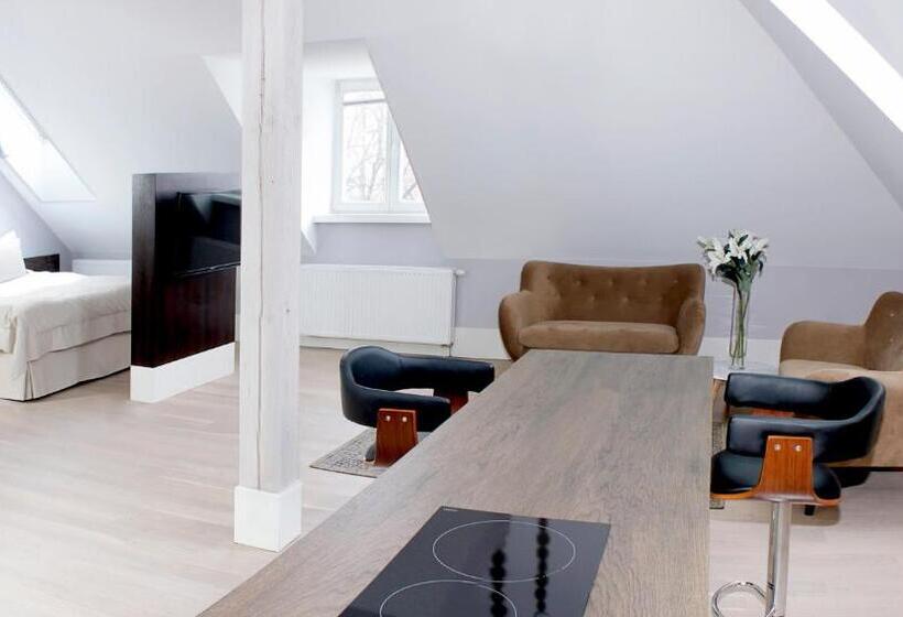 Люкс Повышенной Комфортности, Nihil Novi