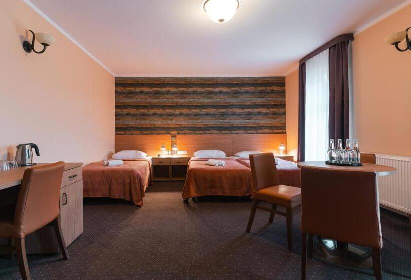 Семейный Номер, Pod Figurą