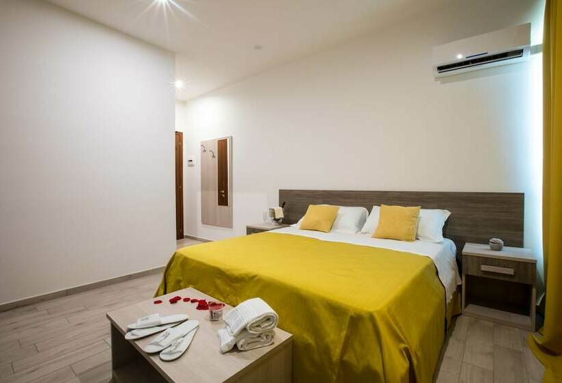 اتاق خانوادگی, Queen Daisy