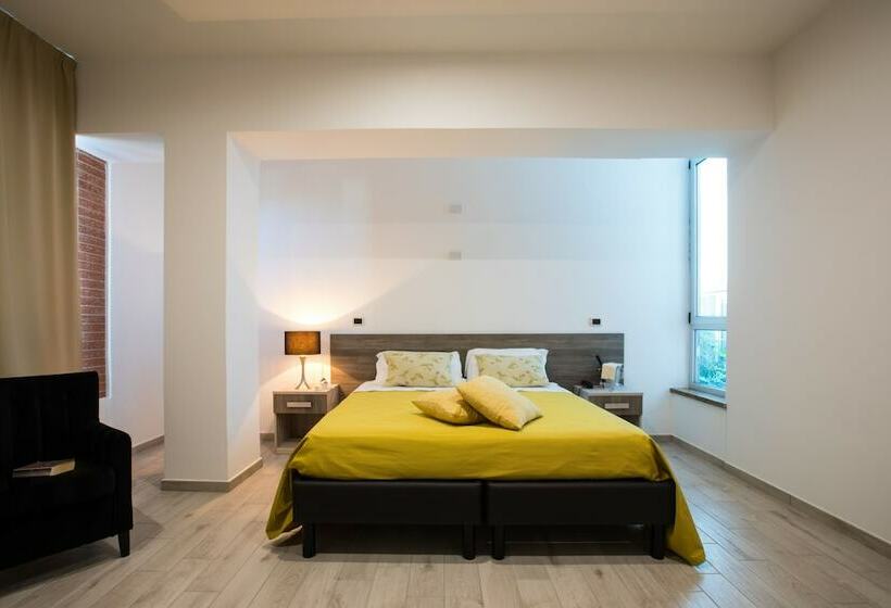 اتاق خانوادگی, Queen Daisy