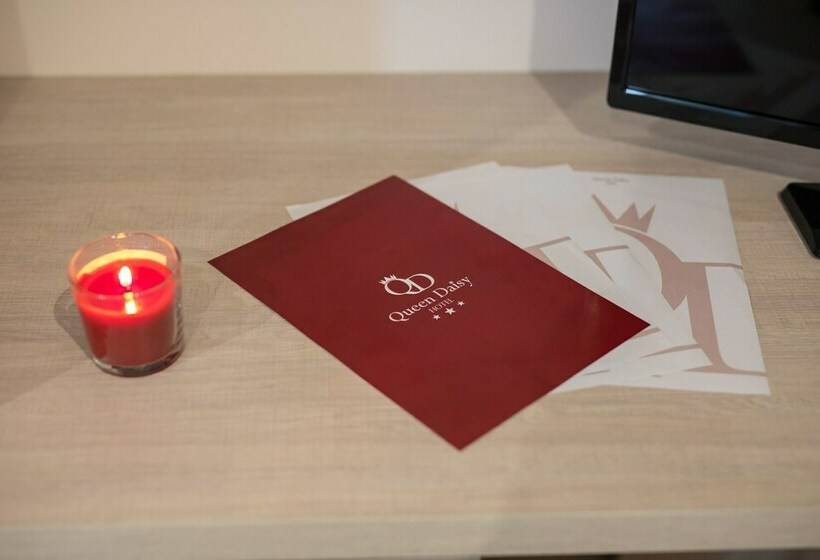 اتاق خانوادگی, Queen Daisy