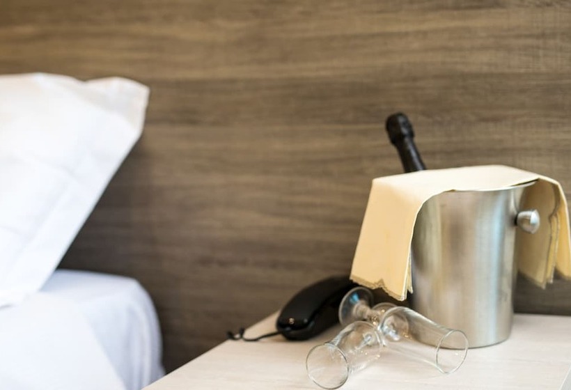 اتاق استاندارد, Queen Daisy