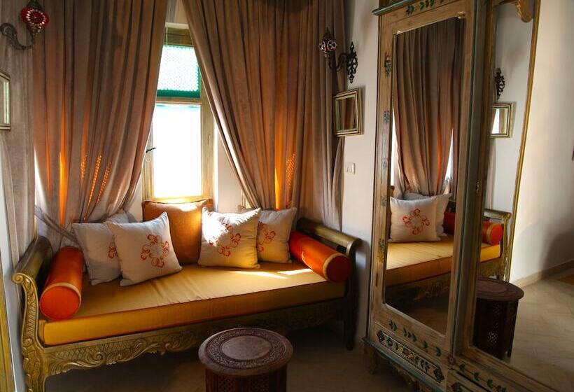 اتاق سوپریور, El Patio Courtyard House