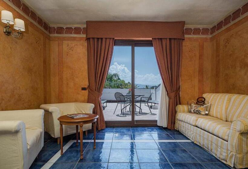 اتاق چهارنفره مدیریتی, Salice Resort