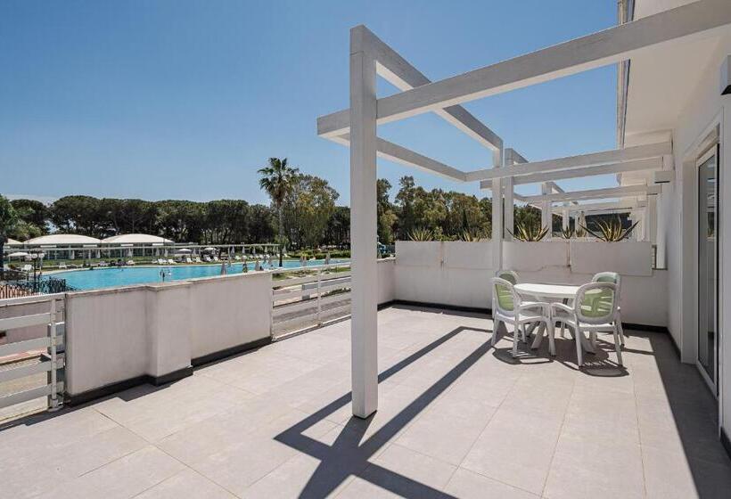 اتاق لوکس سه تخته, Salice Resort