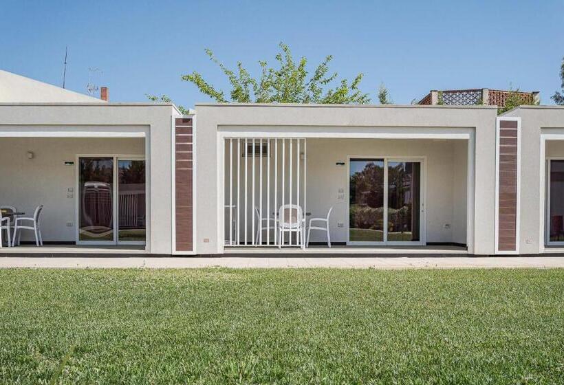 اتاق یک تخته با چشم‌انداز باغ, Salice Resort