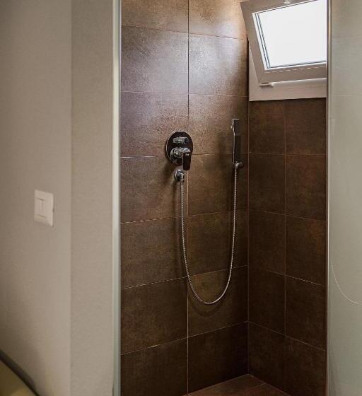 اتاق یک تخته با چشم‌انداز باغ, Salice Resort