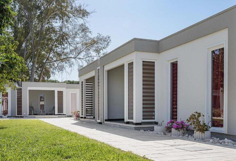 اتاق استاندارد چهارنفره با چشم‌انداز باغ, Salice Resort