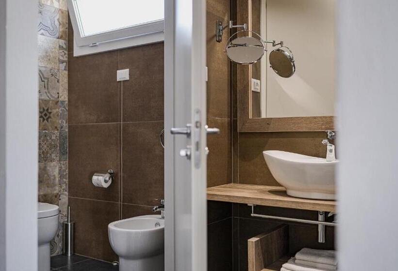 اتاق استاندارد چهارنفره با چشم‌انداز باغ, Salice Resort