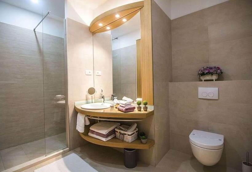 デラックススイート, Vip Rooms