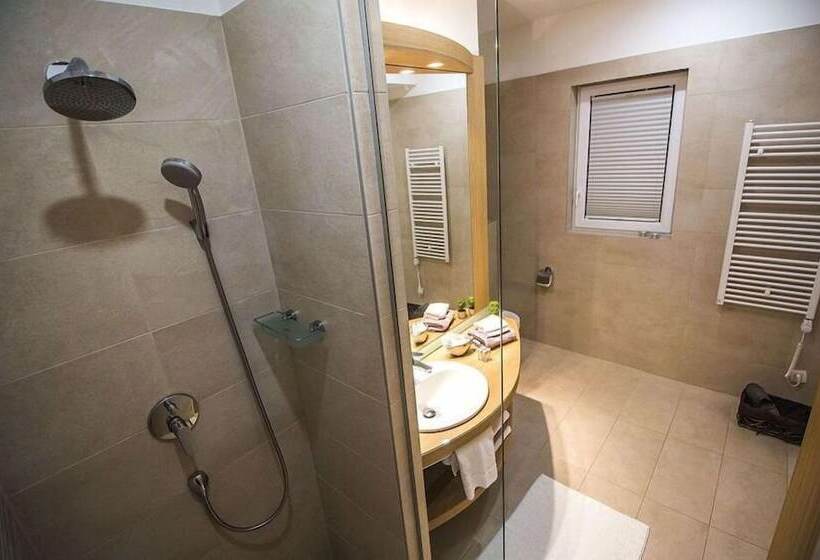 デラックススイート, Vip Rooms