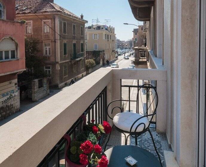 デラックススイート, Vip Rooms