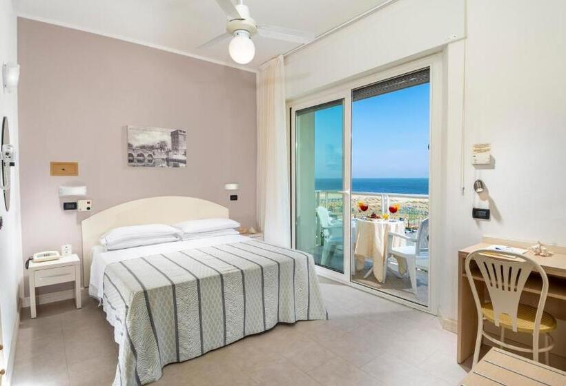 اتاق استاندارد با چشمانداز دریا, Astoria