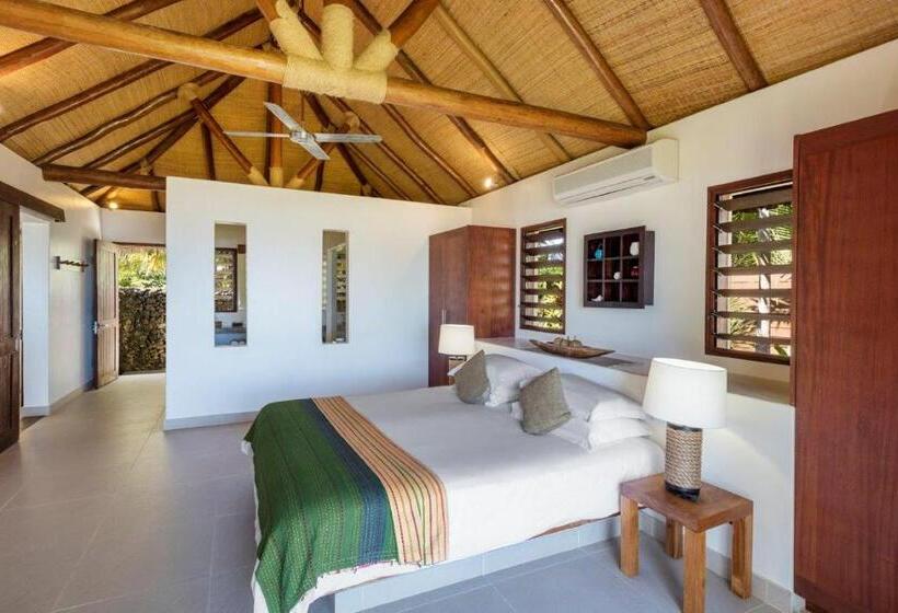 ویلای یک اتاق خوابه با استخر شنا, Eratap Beach Resort