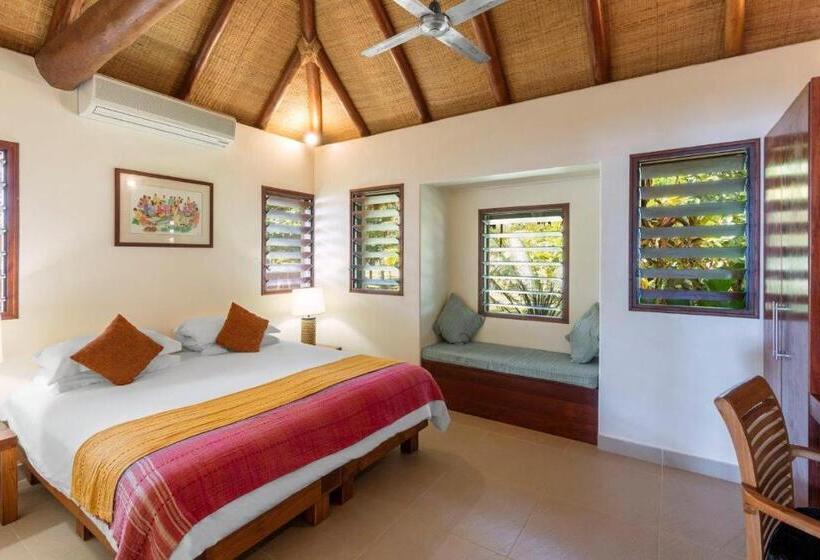 ویلای 3 خوابه, Eratap Beach Resort