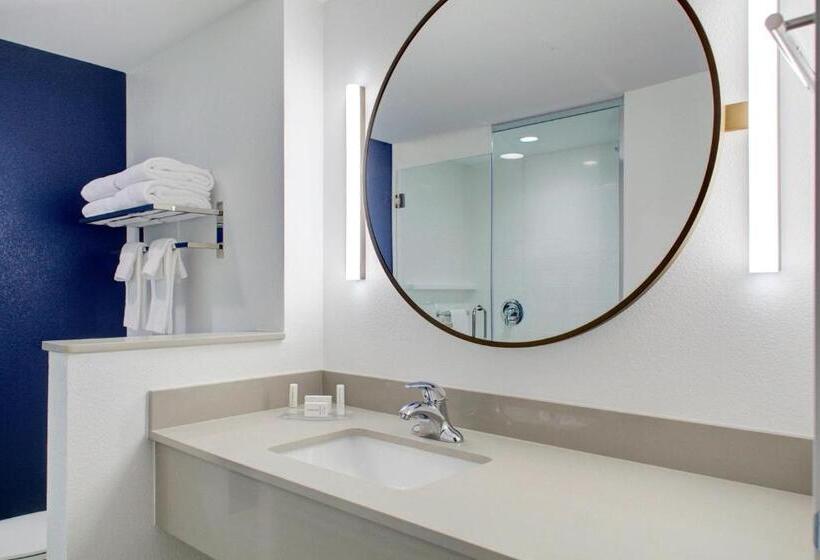 キングサイズベッドのスイートルーム, Fairfield Inn & Suites Boulder Broomfield Interlocken