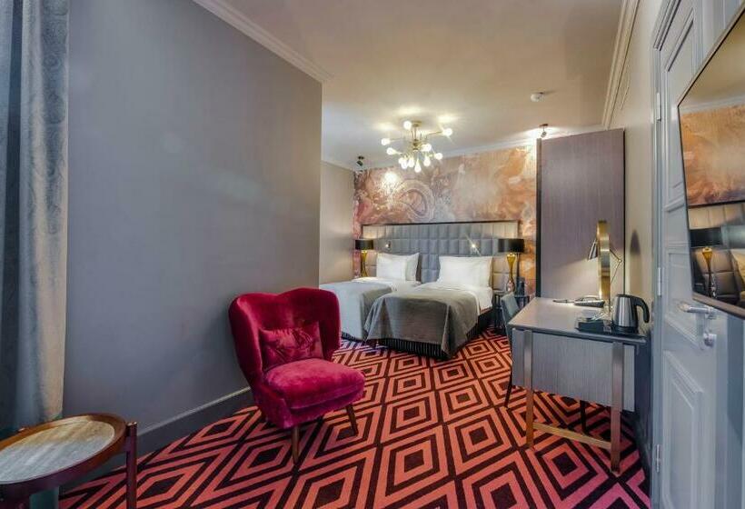 اتاق استاندارد, Grand Poet Hotel And Spa By Semarah