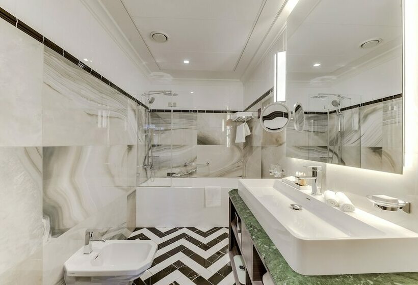 اتاق استاندارد, Grand Poet Hotel And Spa By Semarah