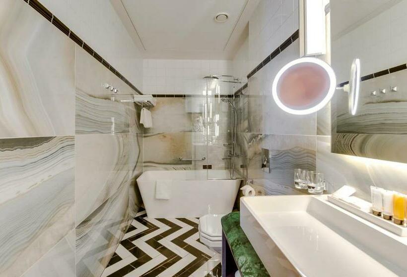 اتاق سوپریور, Grand Poet Hotel And Spa By Semarah