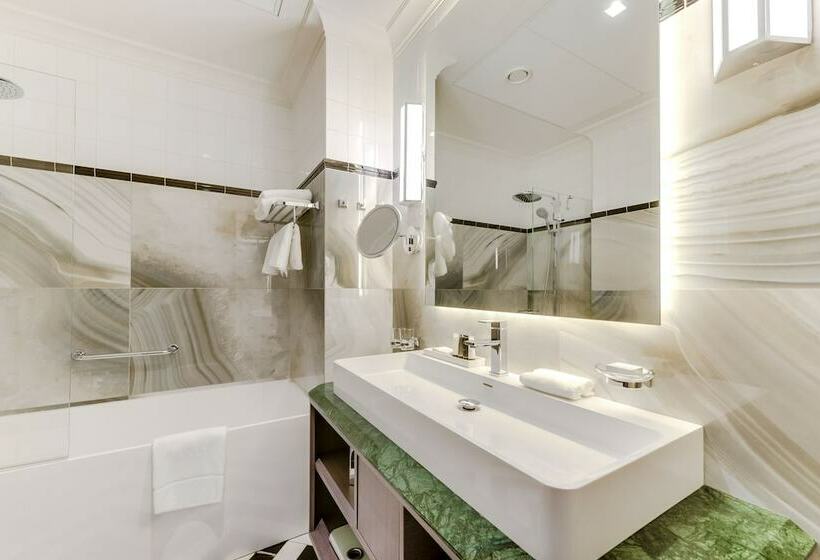 اتاق سوپریور, Grand Poet Hotel And Spa By Semarah