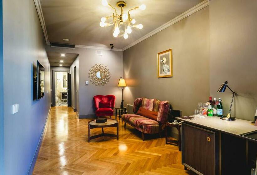 سوییت جونیور, Grand Poet Hotel And Spa By Semarah