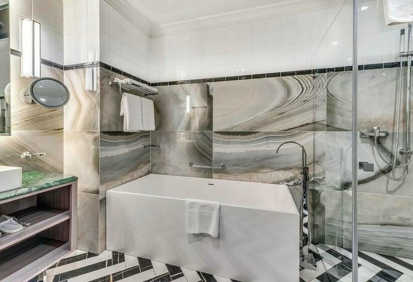 سوییت جونیور, Grand Poet Hotel And Spa By Semarah