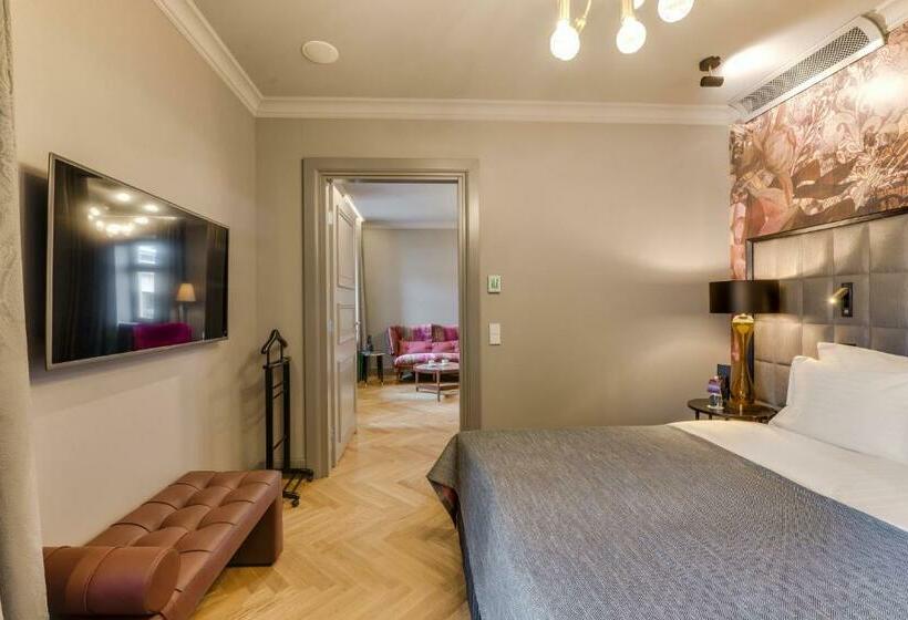 سوییت جونیور, Grand Poet Hotel And Spa By Semarah