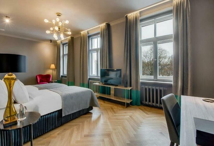 سوییت جونیور, Grand Poet Hotel And Spa By Semarah