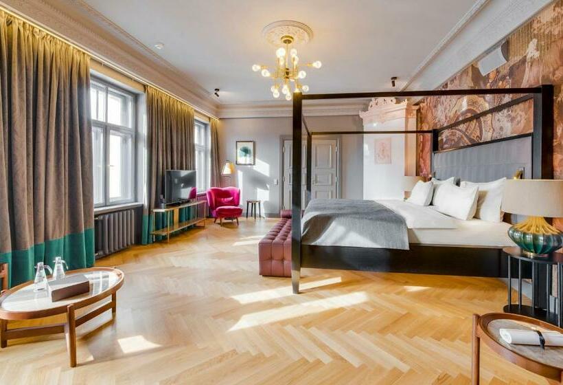 Suite, Grand Poet Hotel And Spa By Semarah
