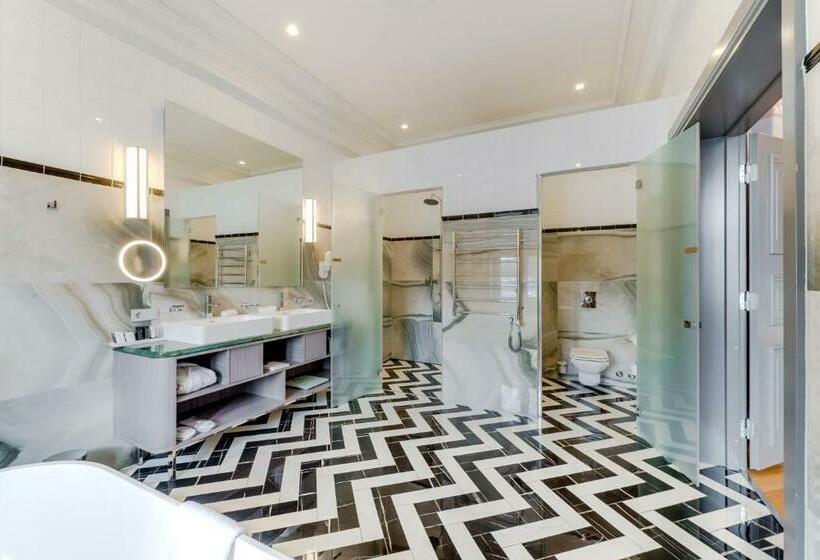 سوییت, Grand Poet Hotel And Spa By Semarah