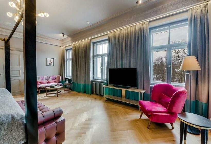 سوییت, Grand Poet Hotel And Spa By Semarah