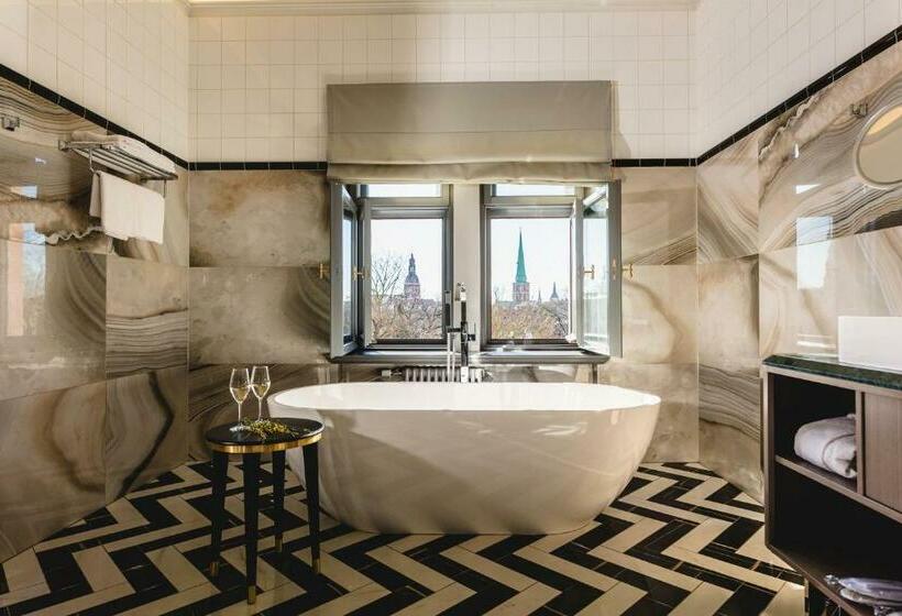 سوییت, Grand Poet Hotel And Spa By Semarah