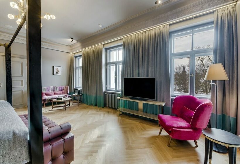Suite, Grand Poet Hotel And Spa By Semarah