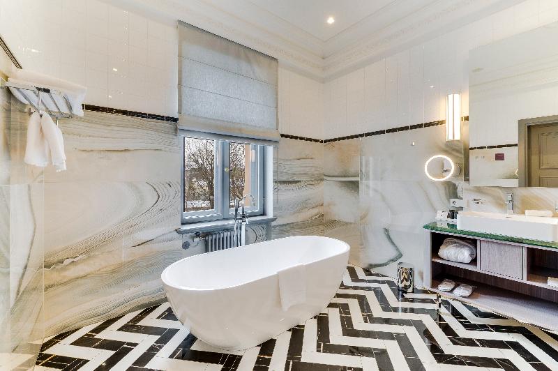 سوییت, Grand Poet Hotel And Spa By Semarah