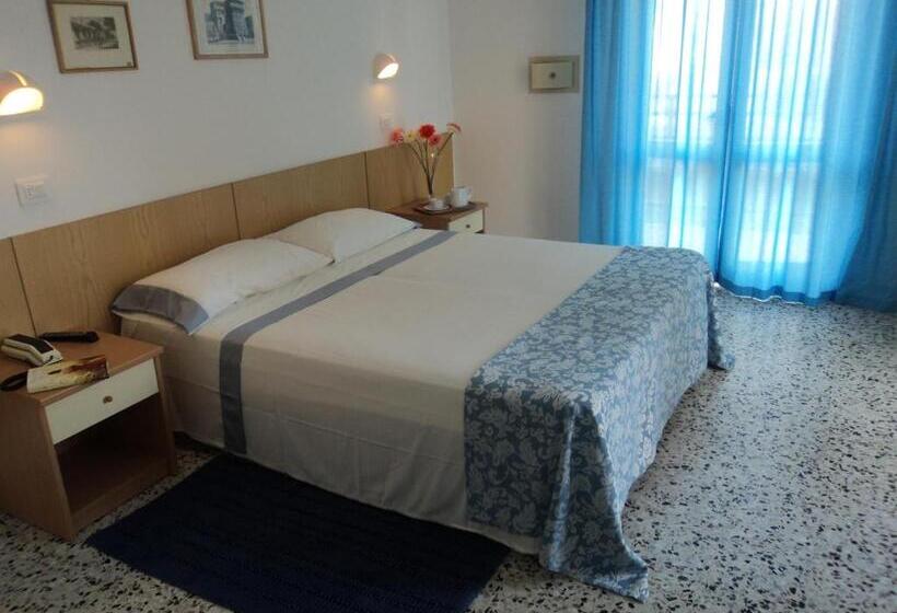 스탠다드 트리플 룸, Irene