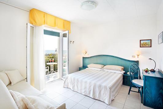 Triple Room Sea View, Miramare