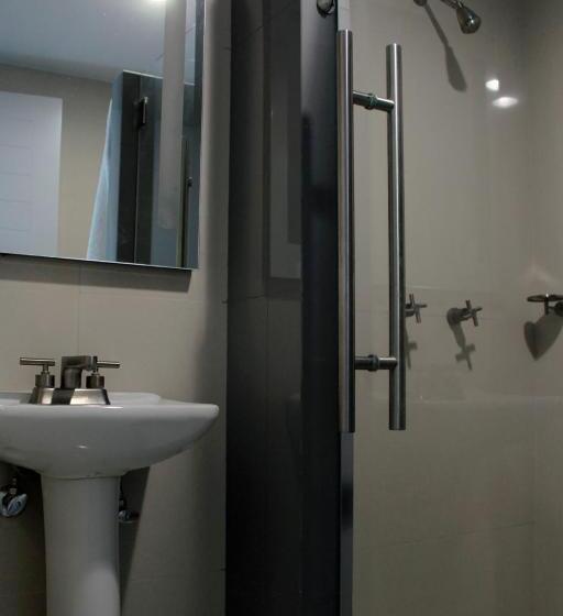 חדר משפחתי, Casa Galeana Centro Con Estacionamiento Privado