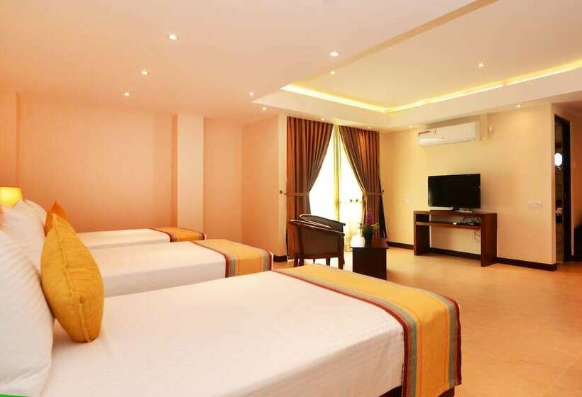 디럭스 트리플 룸, Grand 103