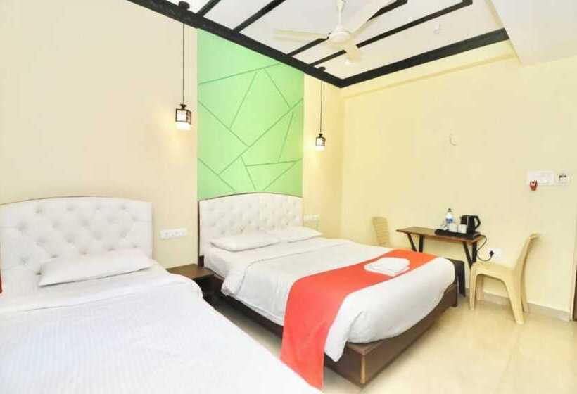 Pokój Deluxe Trzyosobowy, Fabhotel Swarnam, Old Goa