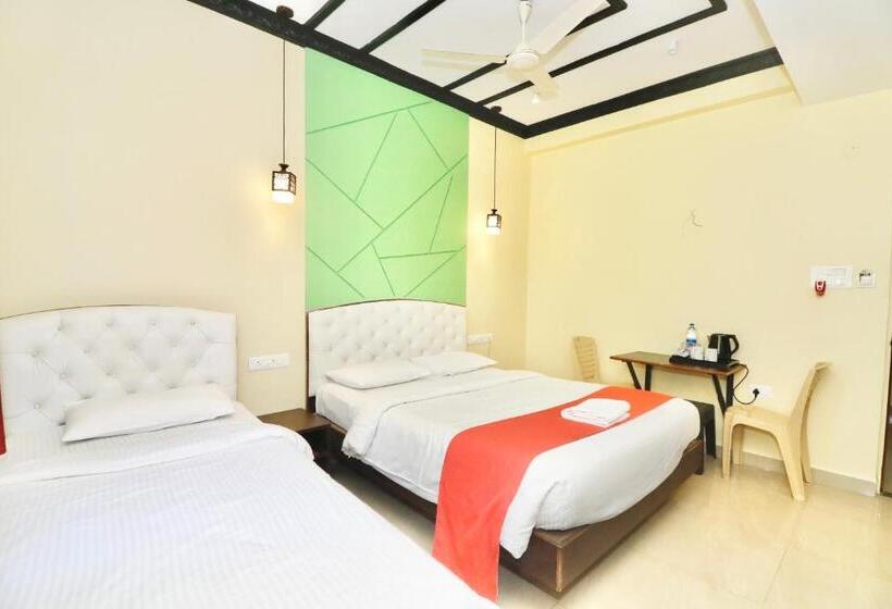 Pokój Deluxe Trzyosobowy, Fabhotel Swarnam, Old Goa