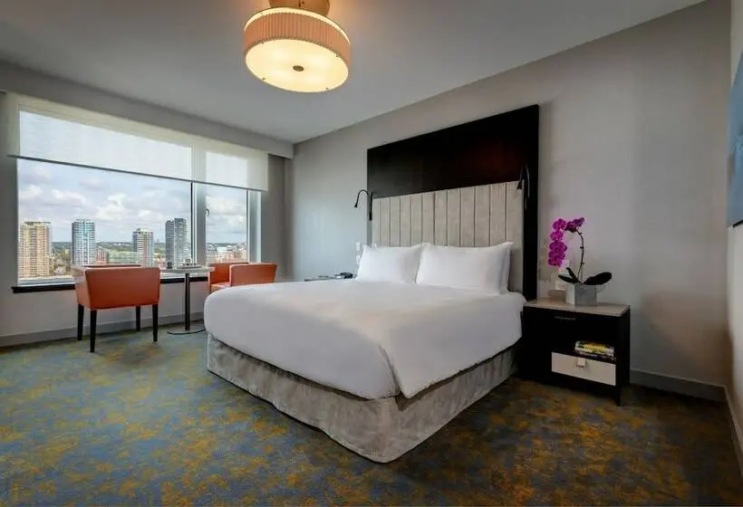 ダブルベッドスタンダードルーム, X Toronto By Library Hotel Collection
