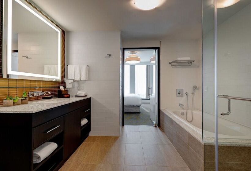 Suite Junior, X Toronto By Library Hotel Collection
